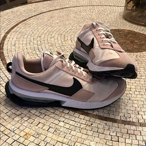 Nike Women's Athletic Shoes in Pink and Black